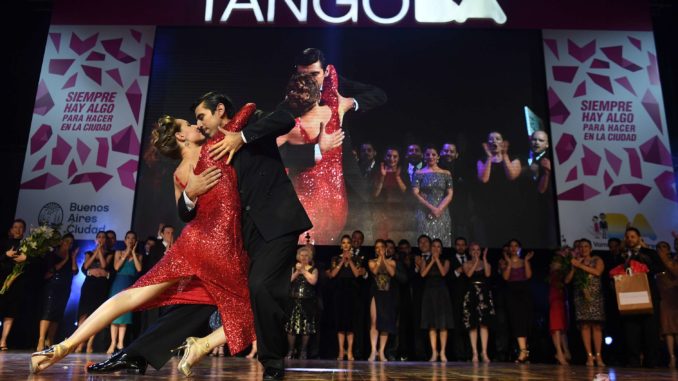 23-08-2017_buenos_aires_la_pareja_portenia